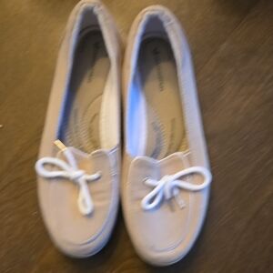 Grasshoppers Beige Loafers with White Bow